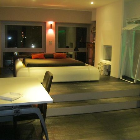 A14 Business Suite Sesto San Giovanni Cameră foto