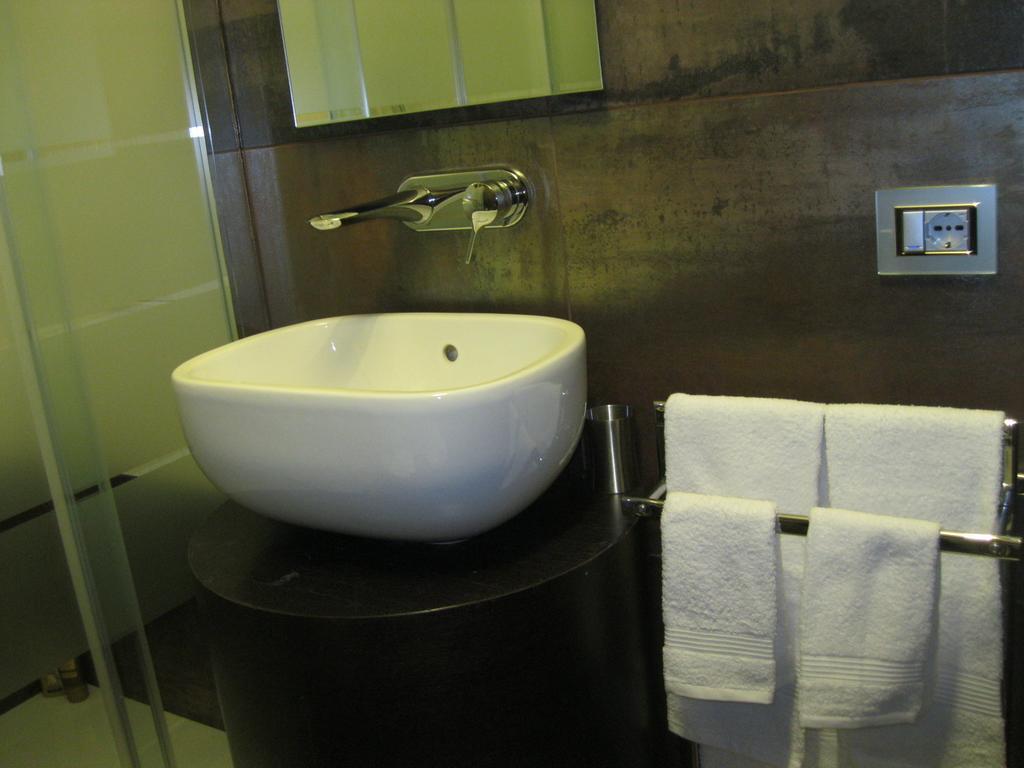 A14 Business Suite Sesto San Giovanni Cameră foto